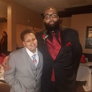 Meet your Posher, Devin